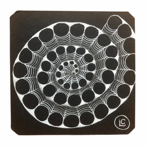 Black tile drawn by Lisa Crow CZT demonstrating a spiralling tangle with circles that are echoed, displayed on the Lessons page of the Wee Crafty Crow website.